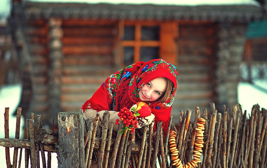 Sexy girl Women in Slavic costumes in Praia