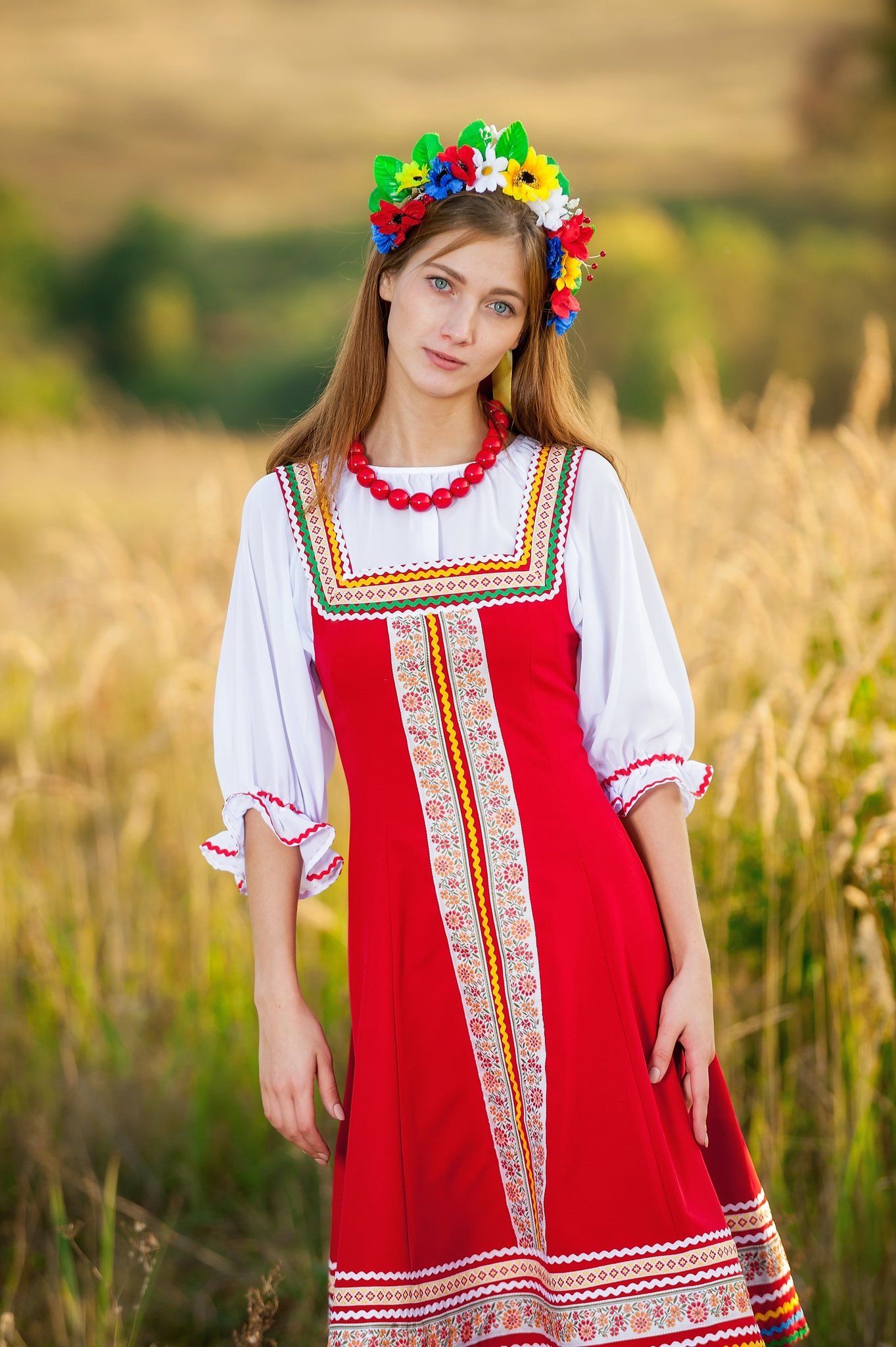 Women in Slavic costumes in Praia