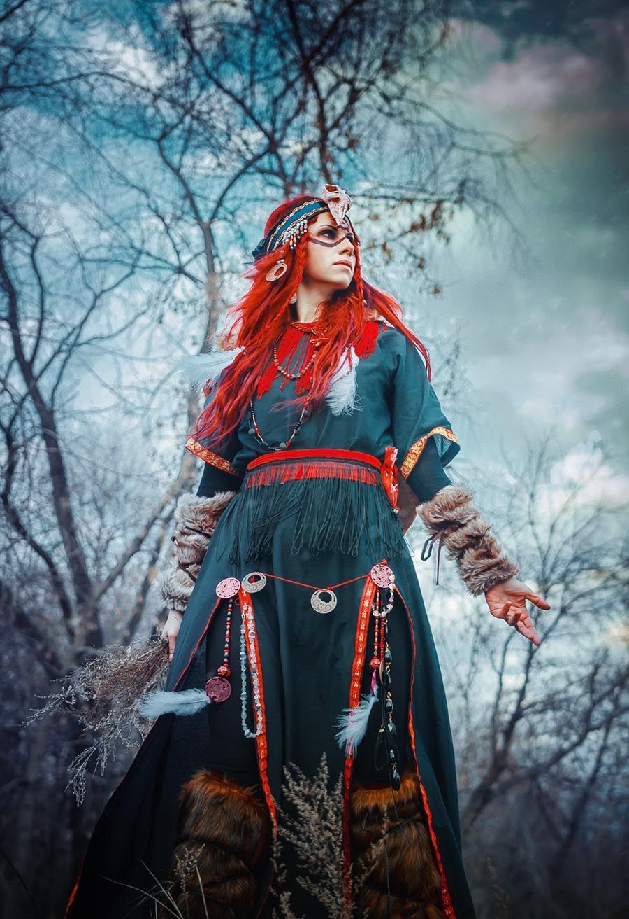 Girls in Slavic costumes underwear in Praia