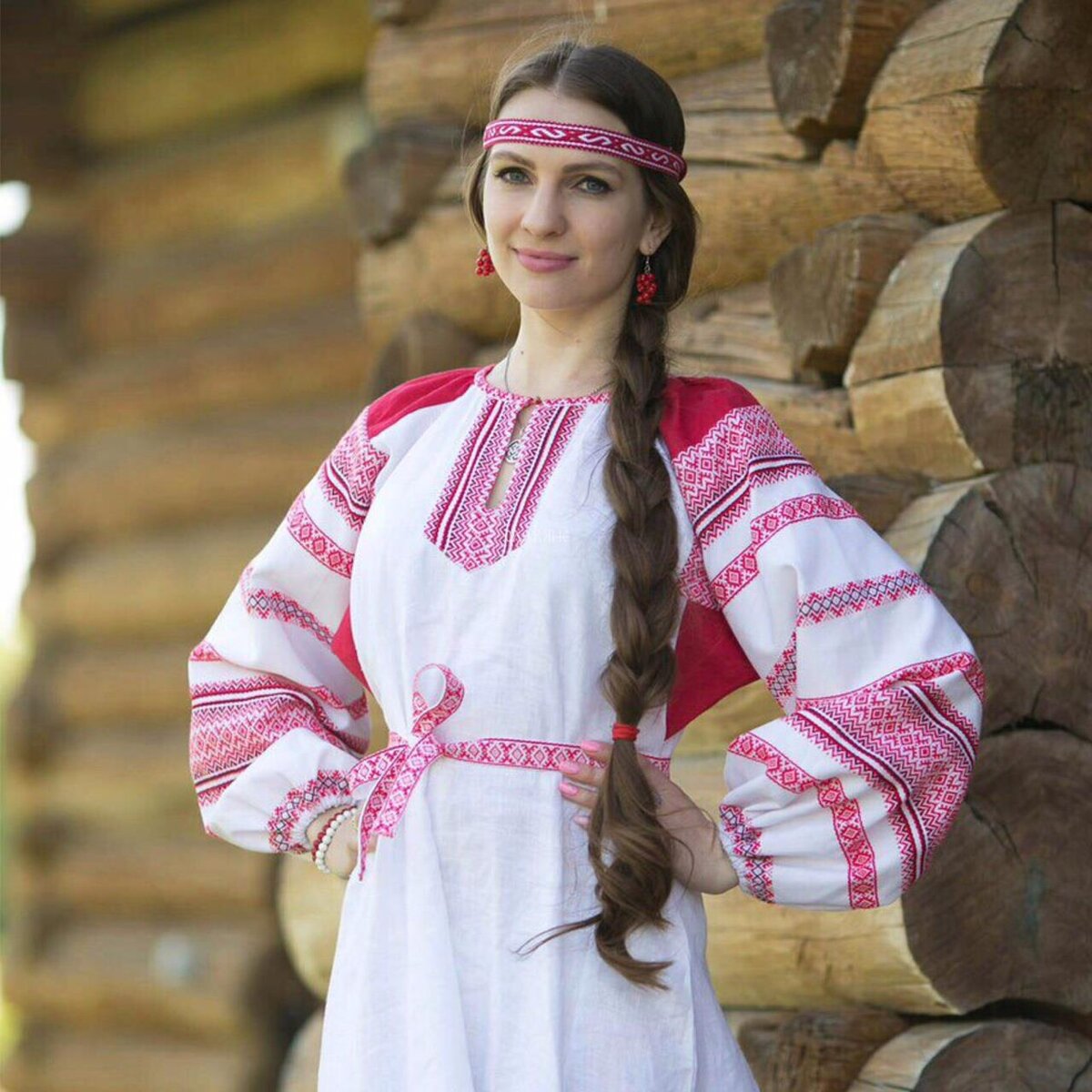 Girls in Slavic costumes in Praia