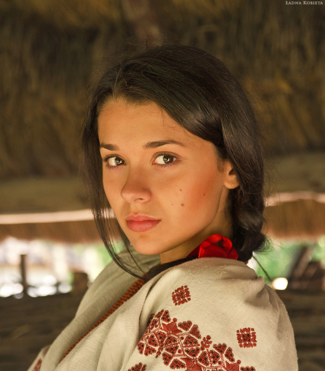 Girls in Slavic costumes in Praia