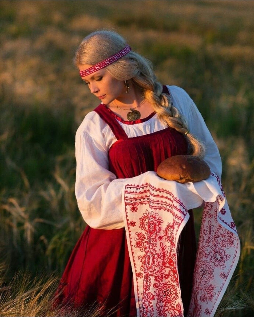 Girls in Slavic costumes in Praia